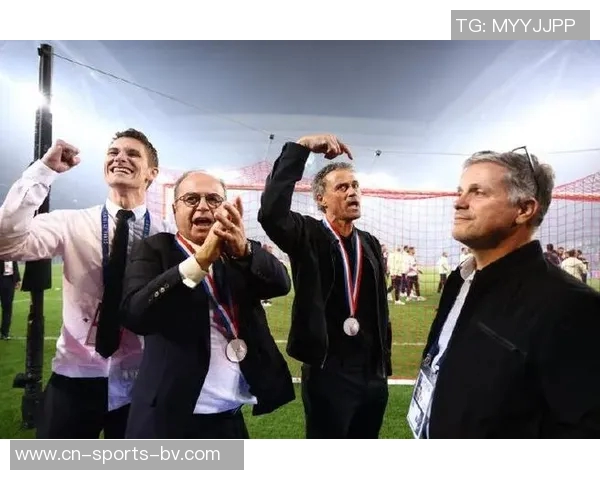 坎波斯强调巴黎圣日耳曼将把握转会机会但避免球员过剩问题