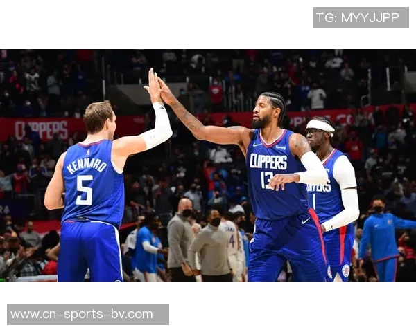 乔治状态低迷三分全失铁但末节发力独得10分助球队逆转胜利