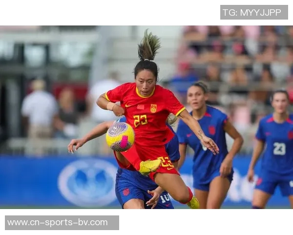 武汉女足外援奥乌苏错失绝佳机会踢中边网令人扼腕叹息